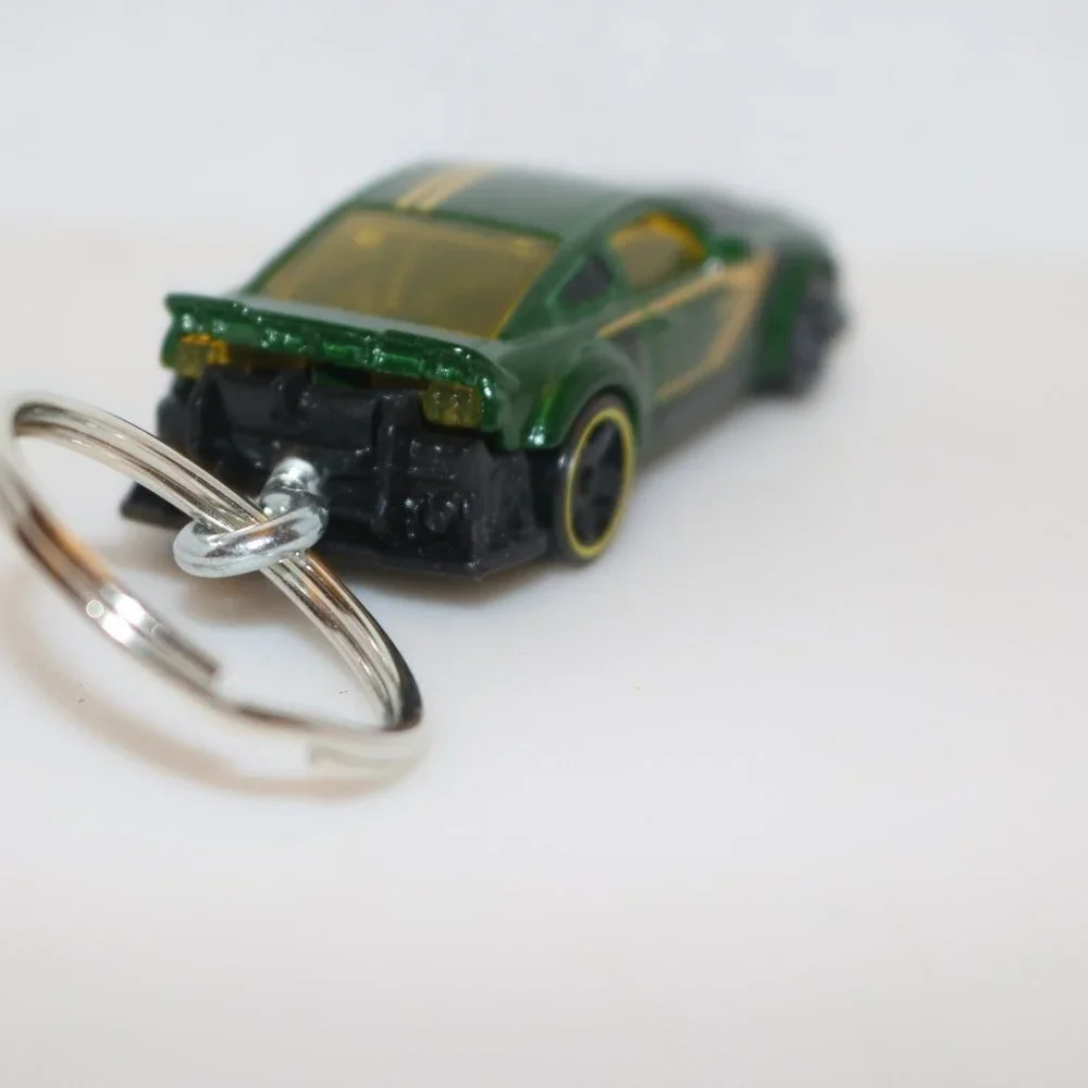 Hot Wheels '05 Mustang key chain modified OOAK